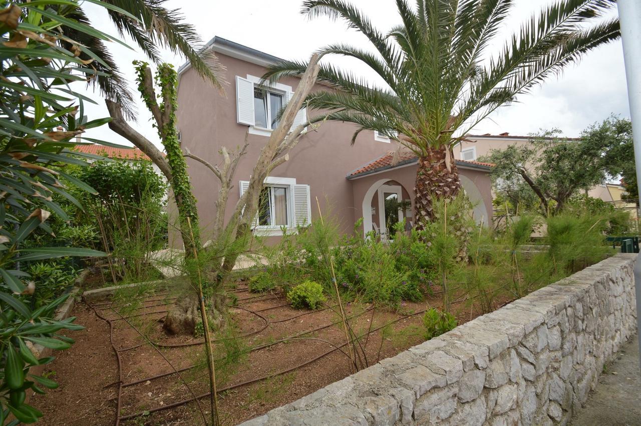 Apartment With Garden - Ana 1 Mali Lošinj Exterior foto