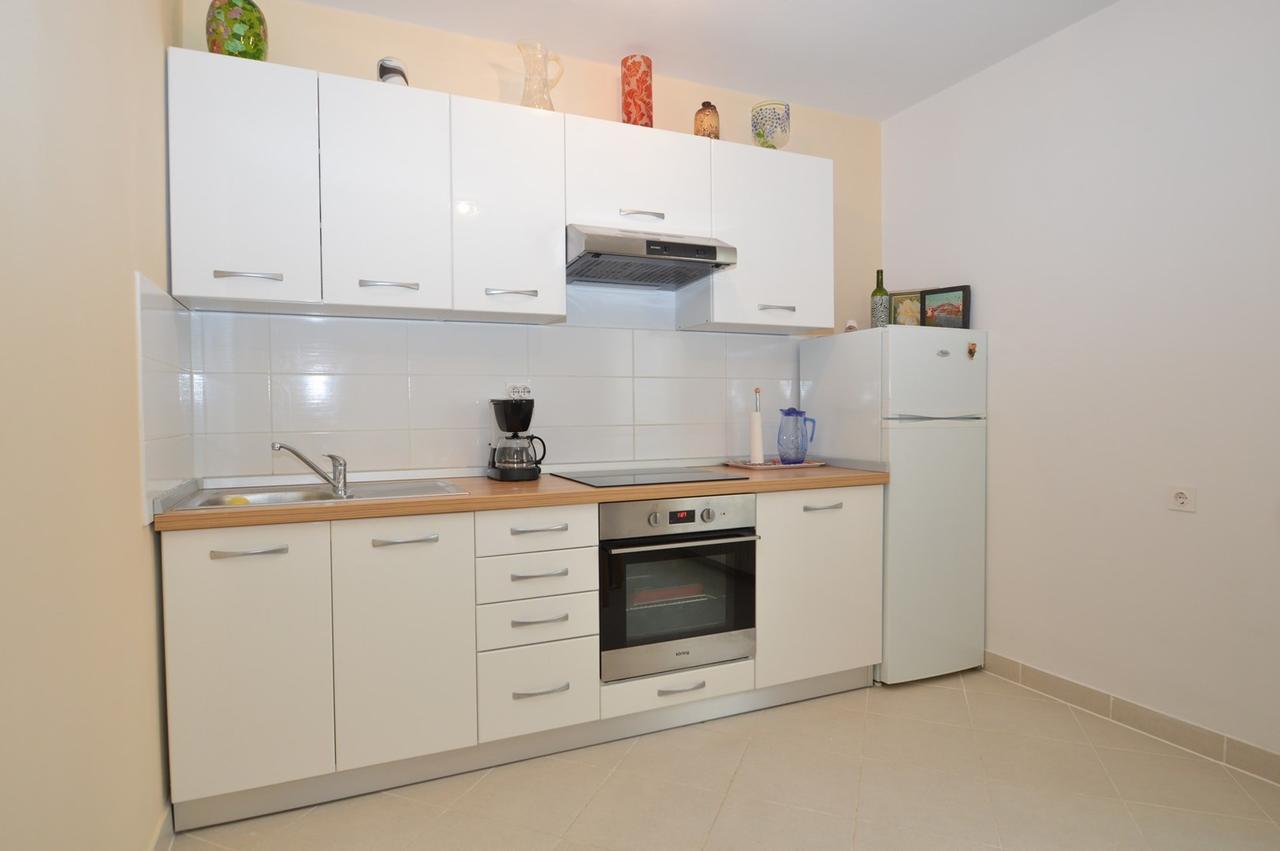 Apartment With Garden - Ana 1 Mali Lošinj Exterior foto
