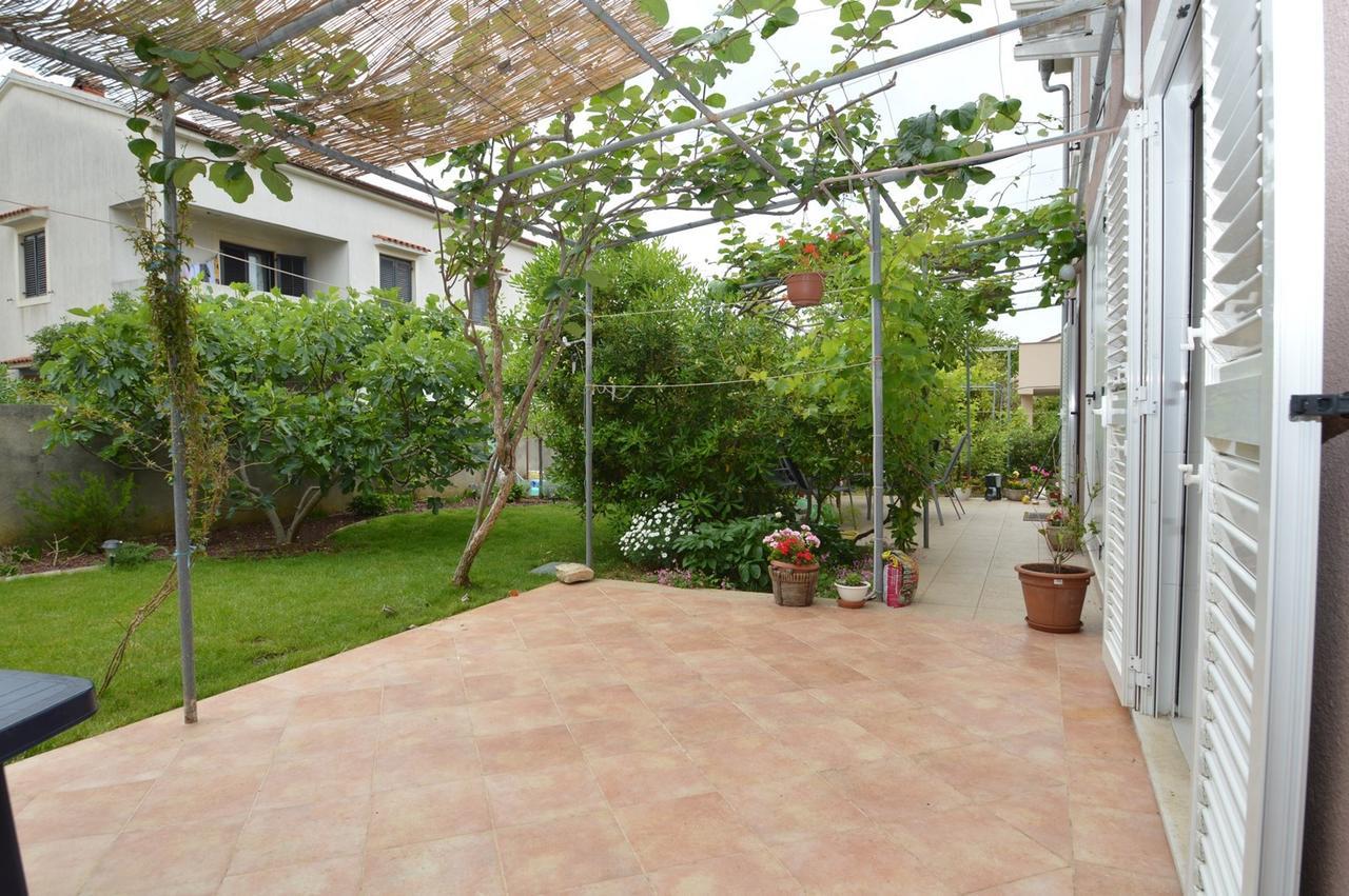 Apartment With Garden - Ana 1 Mali Lošinj Exterior foto
